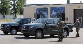 Внедорожники, оборудованные поворотными турелями для установки пулеметов