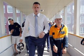 Vitaliy Klichko during an inspection of CHP-5