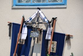 Поховальна табличка