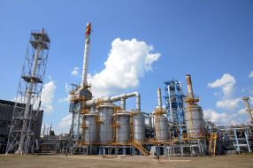 Shebelinsky separation of gas condensate processing