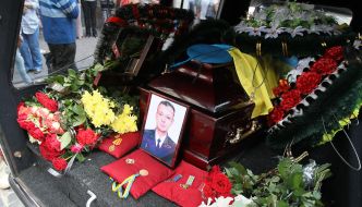 Гроб с телом Кирилла Андреенко