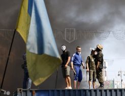 На Майдані Незалежності підпалили намети й шини