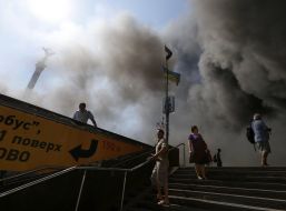 На Майдані Незалежності підпалили намети й шини