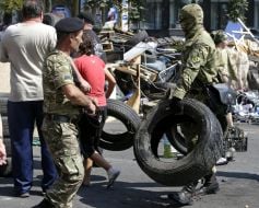 Residents of Maidan began to erect barricades again
