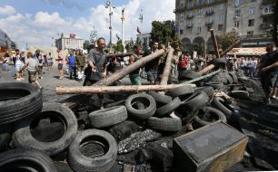 Residents of Maidan began to erect barricades again
