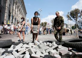 Residents of Maidan began to erect barricades again