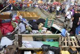 Cleaning on Maidan Nezalezhnosti