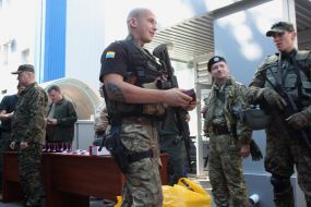 Aleksandr Turchinov and soldiers