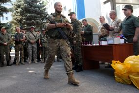 Aleksandr Turchinov and soldiers