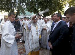 Metropolitan Onufry and Lubomir Mykhailyna