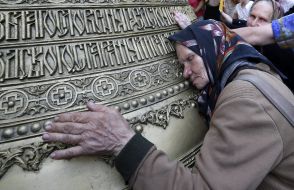 Believers are applied to the Lavra cathedral Bell All Saints