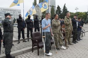 Співробітники міліції і бійці Нацгвардії