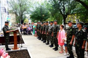 The ceremony of awarding orders for housing