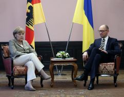 Arseniy Yatsenyuk and Angela Merkel