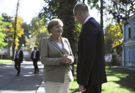 Arseniy Yatsenyuk and Angela Merkel