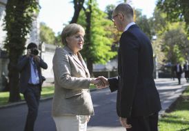 Arseniy Yatsenyuk and Angela Merkel