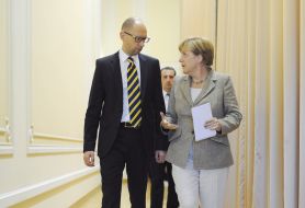 Arseniy Yatsenyuk and Angela Merkel