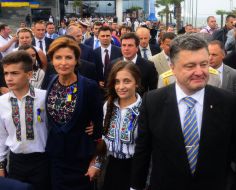 Petr Poroshenko with family