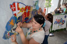 Create an embroidered map of Ukraine