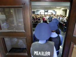 Workers of "Antonov" at the entrance