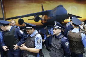 The police officers at the checkpoint "Antonov"