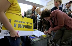 People are gathering signatures