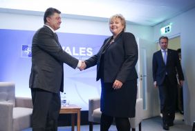 Petr Poroshenko and Erna Solberg