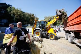 Суботник на київському велотреку