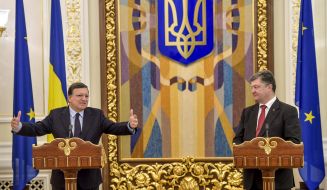 Petr Poroshenko and José Manuel Barroso