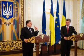 Petr Poroshenko and José Manuel Barroso