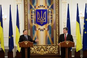 Petr Poroshenko and José Manuel Barroso