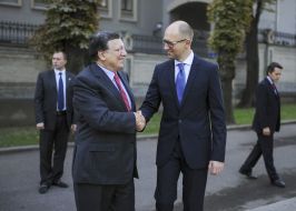 Arseniy Yatsenyuk and José Manuel Barroso