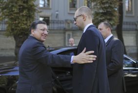 Arseniy Yatsenyuk and José Manuel Barroso