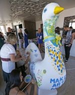 Участники акции "Голубь Мира в Небе"