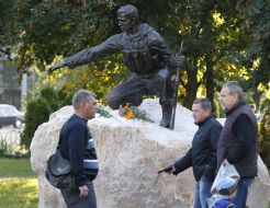 Monument without signs