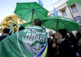 The picketers need to uphold the law "On cleaning power"