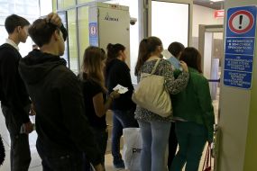 Children at the airport