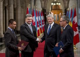 Petr Poroshenko and Stephen Harper