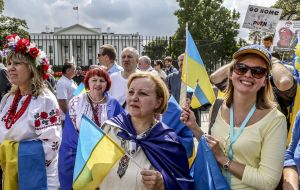 Представители украинской диаспоры встречают Президента Украины