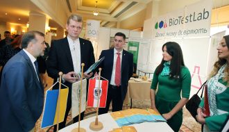 Igor Shvayka and Aleksandr Bakumenko