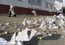Garbage left by the Hasidim