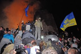 The overthrow of the monument to Lenin