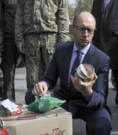 Arseniy Yatsenyuk in the National Guard training center