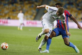 Artem Kravets and Fernando Varela