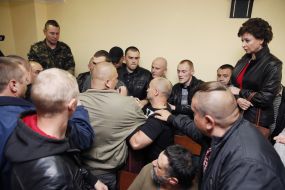 Столкновение в помещении суда