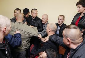 Столкновение в помещении суда