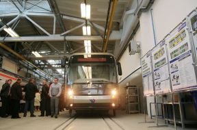 Пятисекционный трамвай для широкой колеи