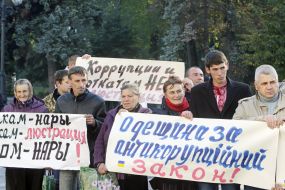 Action "Only bribetaker don't vote for a anti-corruption package"