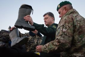 Петр Порошенко во время проверки готовности пограничных подразделений