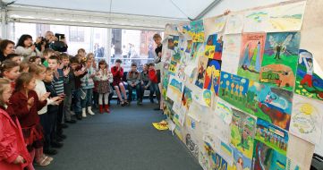 Big card of children's drawings